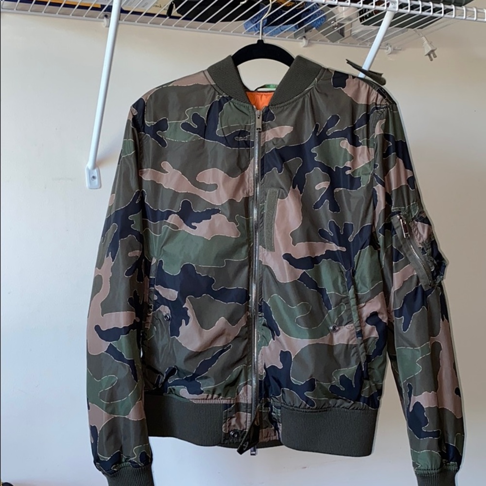 Camo Valentino Jacket🔥